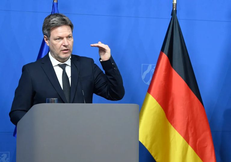 Handelsblatt: “Σκεπτικισμός” Χάμπεκ για τη λύση της ΕΕ στην ενεργειακή κρίση