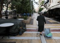 Νέα Σμύρνη: Σάλος για τον διωγμό ηλικιωμένου από καφέ  –  Η απάντηση του ιδιοκτήτη