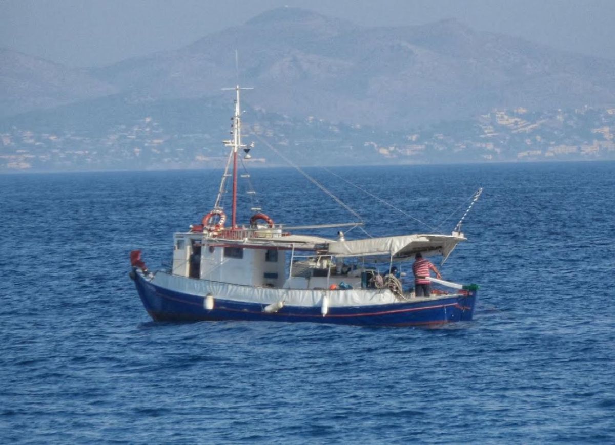 Νέα τουρκική πρόκληση: Τούρκοι ψαράδες με μηχανότρατες σε απόσταση αναπνοής από ελληνικά νησιά