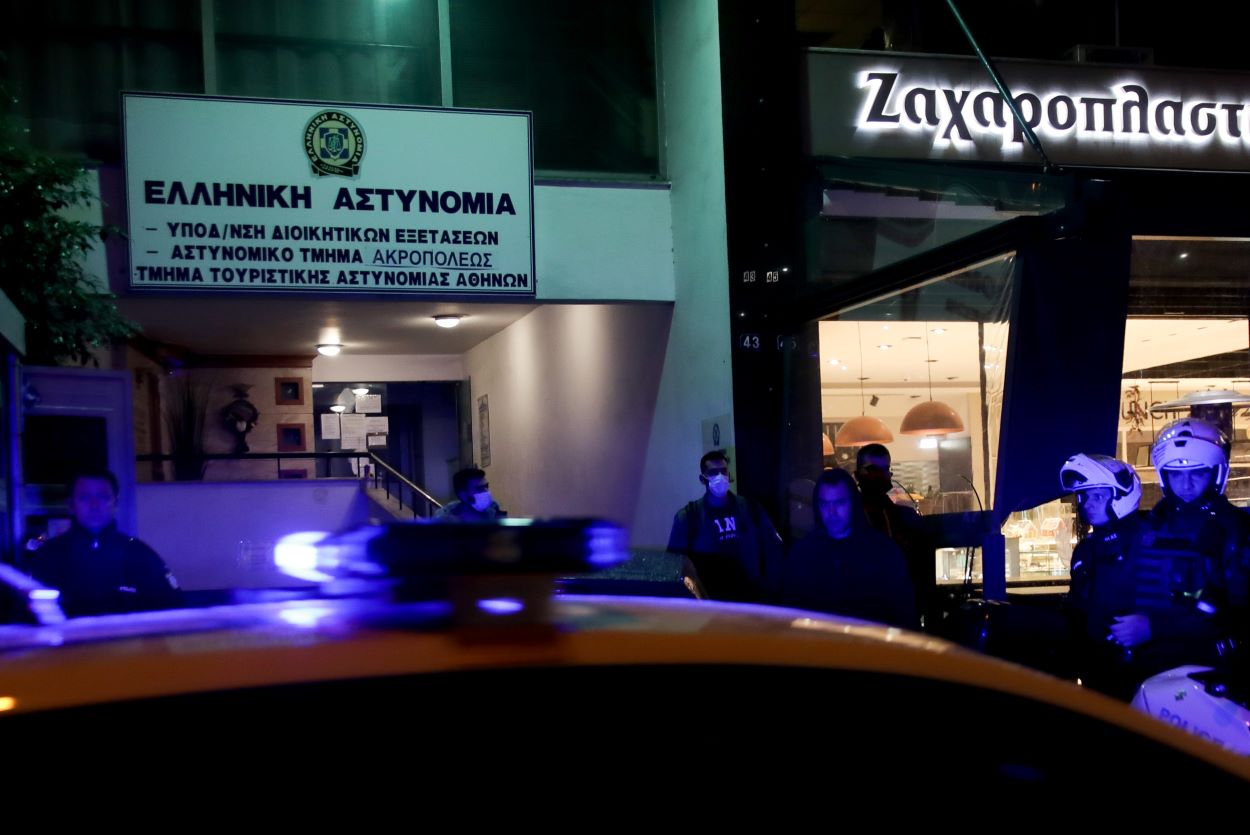 Επίθεση με μολότφ στο ΑΤ Ακροπόλεως