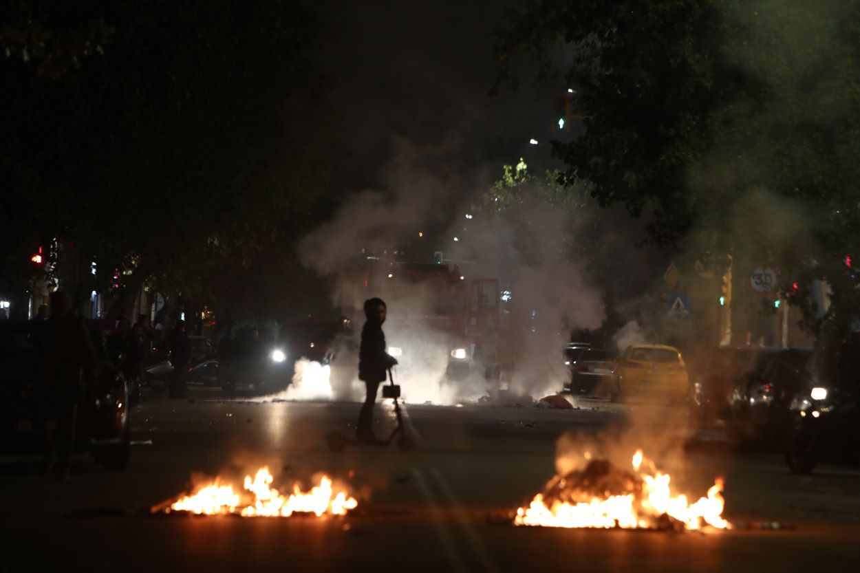Πυροβολισμός 16χρονου στη Θεσσαλονίκη: Έξι προσαγωγές για τα επεισόδια