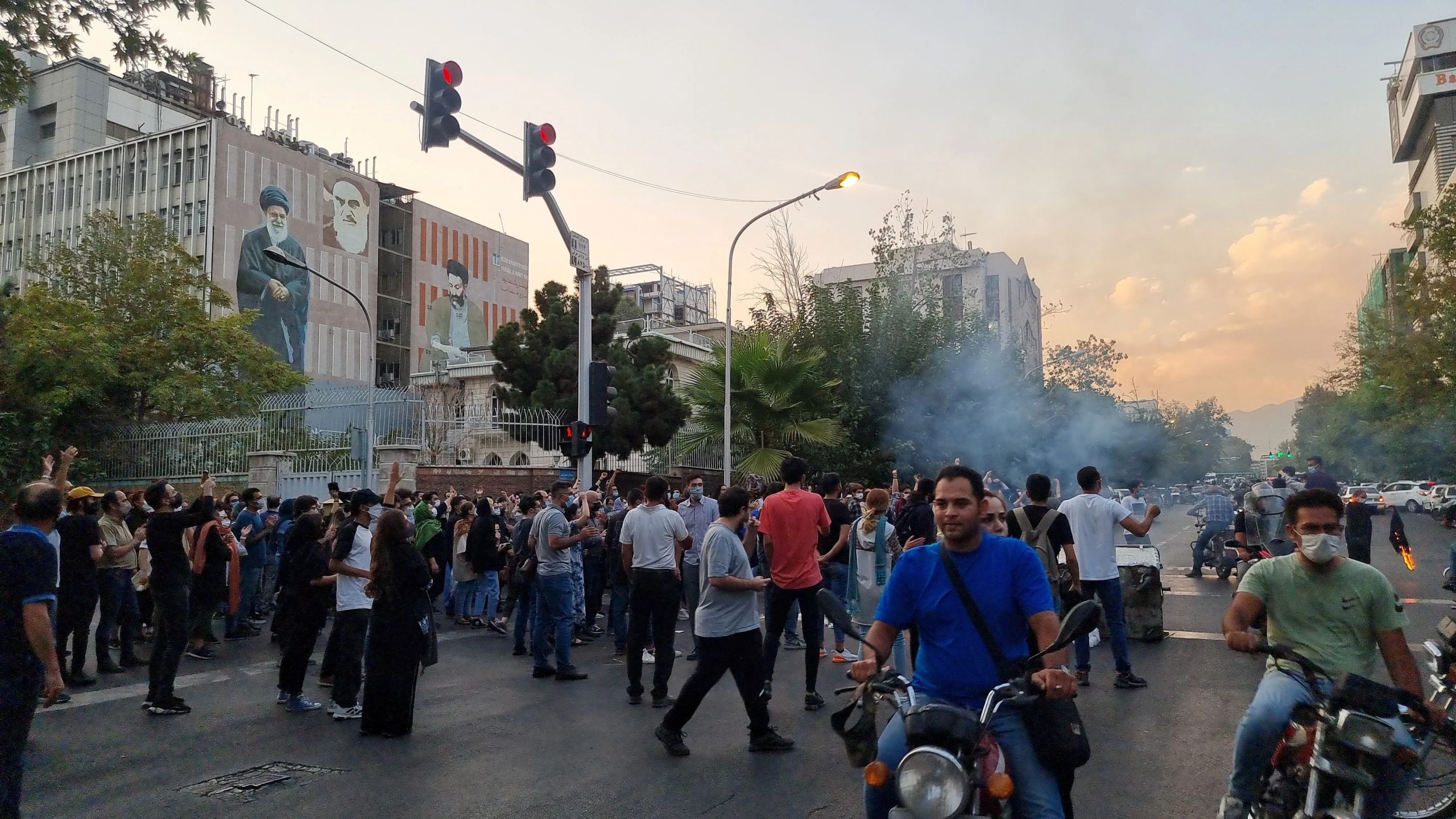 Το παλαιό ιρανικό καθεστώς και τα νέα «ποιοτικά» αιτήματα