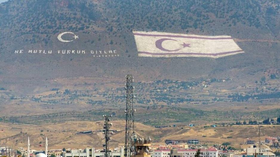 Η Καρπασία περιφράσσεται και ημείς άδομεν