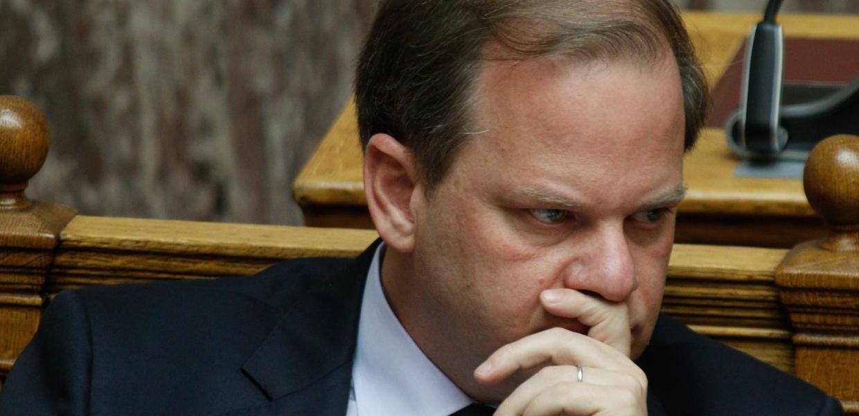 Καραμανλής: Ανείπωτη θλίψη για την άδικη απώλεια του μαθητή