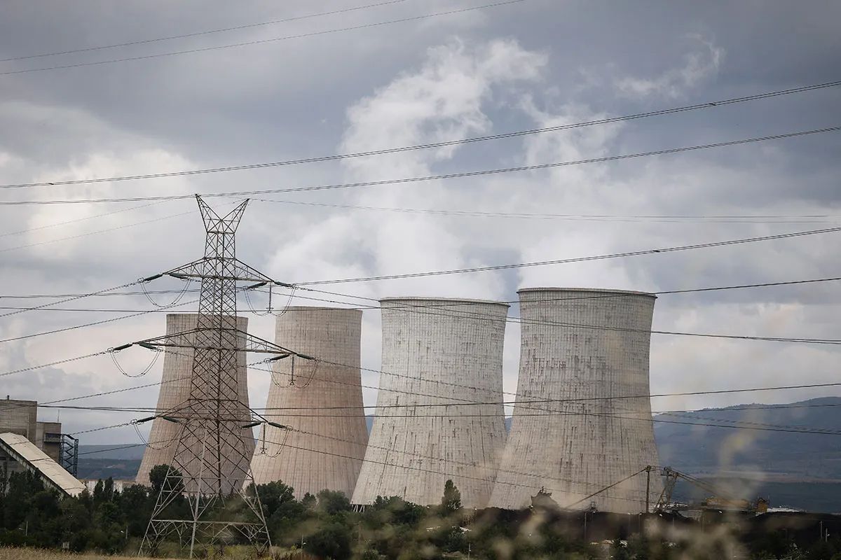 Αναμμένα μέχρι τουλάχιστον το 2025 θα παραμείνουν τα φουγάρα των υφιστάμενων λιγνιτικών μονάδων της ΔΕΗ
