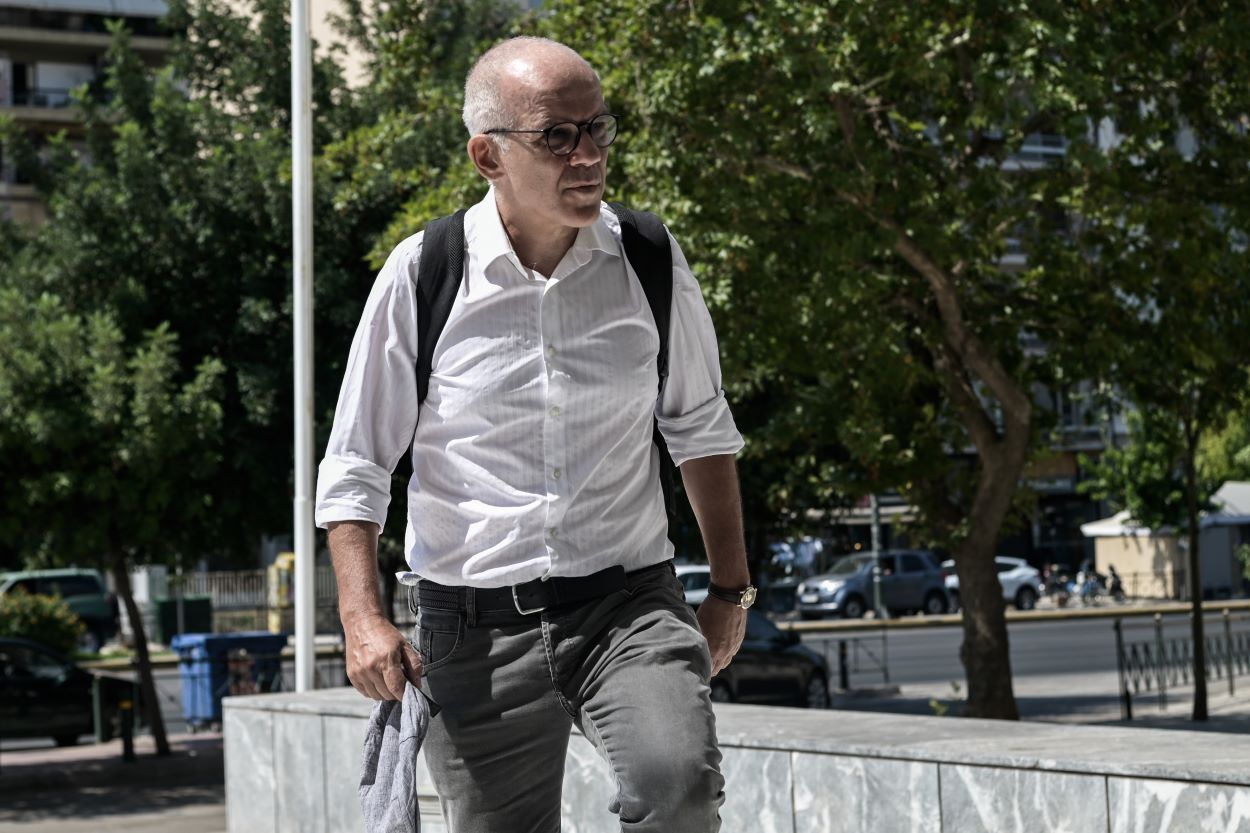 Τάσος Τέλλογλου: Έτσι του έκλεψαν την τσάντα στο αεροδρόμιο – Τι έδειξαν οι κάμερες