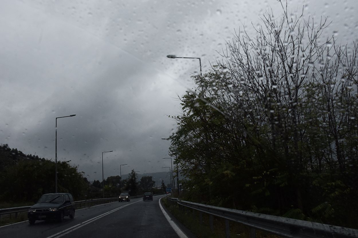 Καιρός: Καταιγίδες σήμερα στα ανατολικά – Βελτίωση στην υπόλοιπη χώρα [vid]