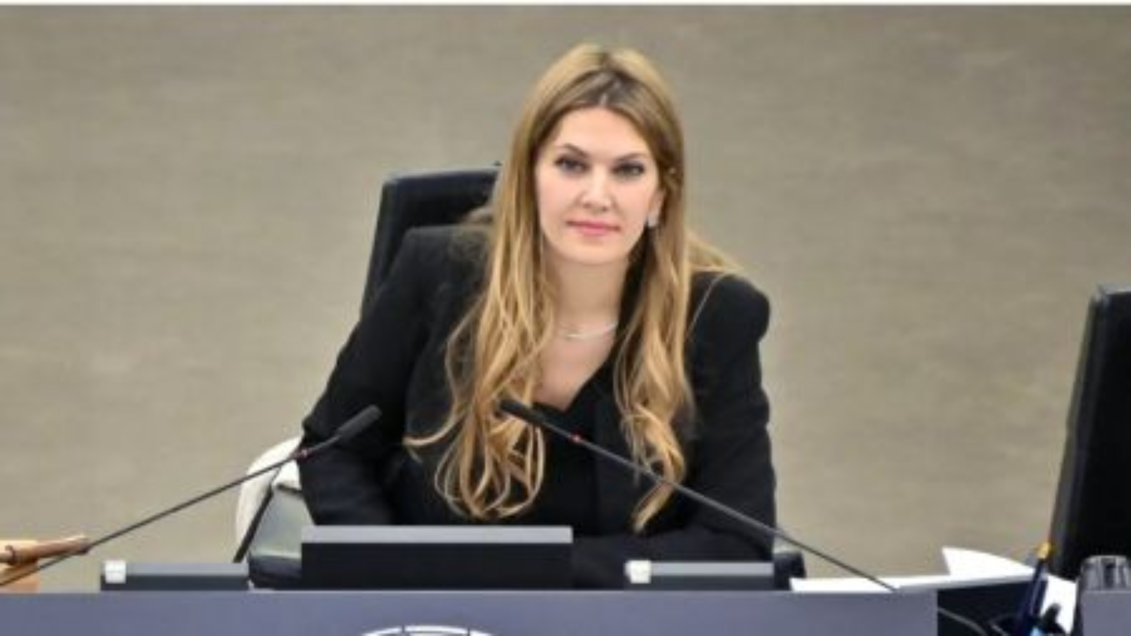 Le Soir: Η Εύα Καϊλή παραδέχτηκε ότι ζήτησε από τον πατέρα της να κρύψει χρήματα