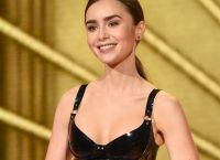 Lily Collins: Το βίντεο που κόβει τα μαλλιά της για τις ανάγκες του ‘Emily in Paris’ Lily Collins: Το βίντεο που κόβει τα μαλλιά της για τις ανάγκες του ‘Emily in Paris’