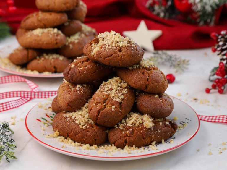 The best melomakarona (Greek Christmas Honey Cookies) in Athens and Thessaloniki!