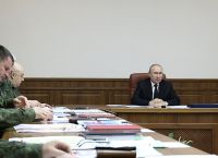 Πούτιν: Τι ζήτησε από τους στρατηγούς του ενώ επέβλεπε το σφυροκόπημα στην Ουκρανία