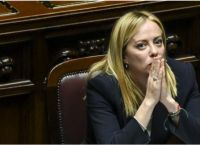 Διχάζει (και) η νέα συνέντευξη της Μελόνι