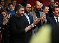 Πρωτοχρονιάτικα κάλαντα από την Ήπειρο και την Κρήτη έψαλαν στο Νίκο Ανδρουλάκη [pic]