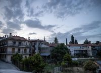 Δένδιας: Περιπετειώδης προσγείωση του ελικοπτέρου που τον μετέφερε στο Άγιο Όρος
