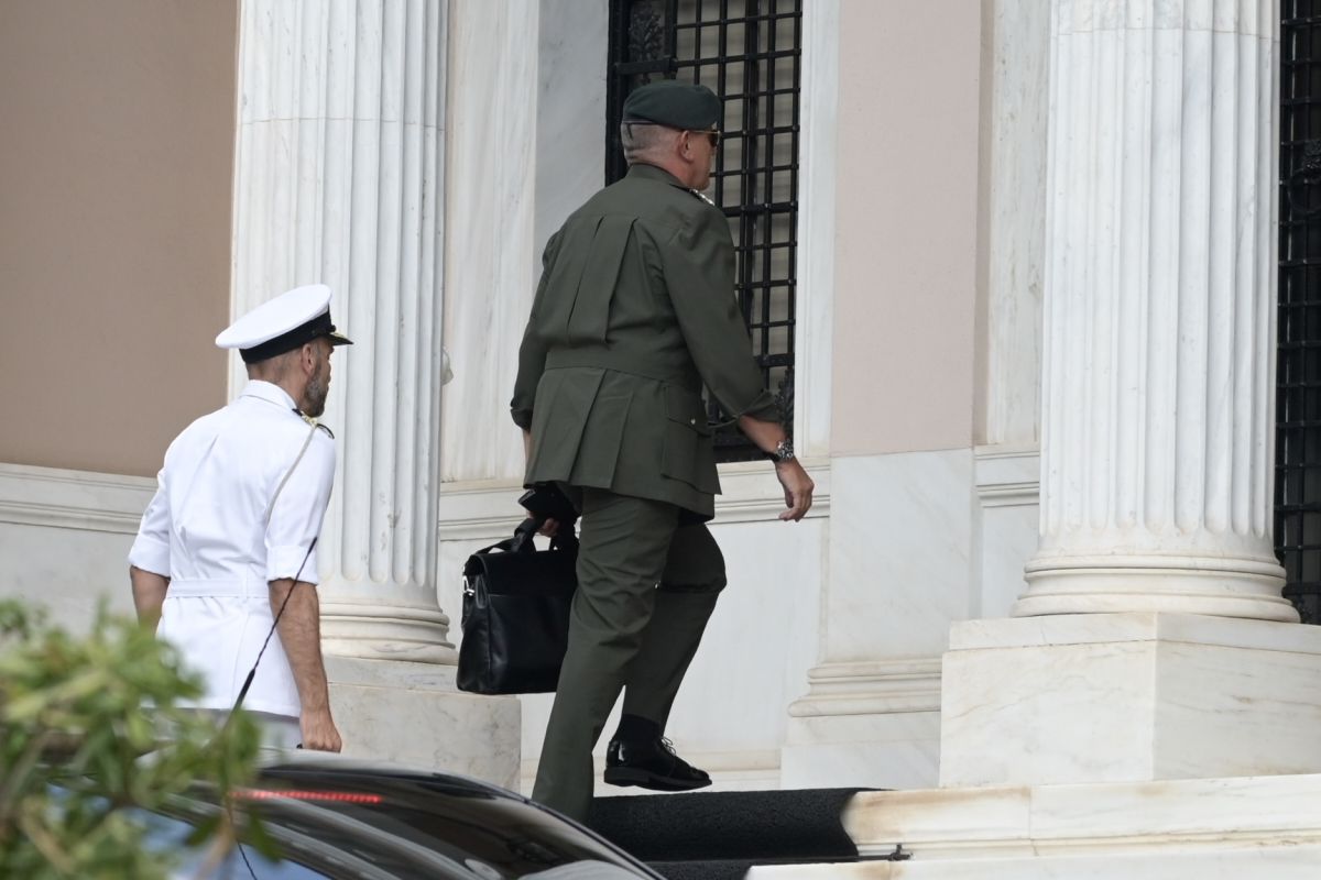 ΚΥΣΕΑ: Ολοκληρώθηκε η συνεδρίαση – Συζητήθηκε η ενίσχυση των ενόπλων δυνάμεων και το μεταναστευτικό