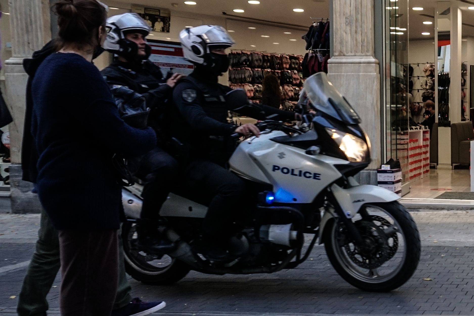 Θεσσαλονίκη: Σε αμόκ 23χρονος – Έκανε 8 ληστείες σε δύο ώρες