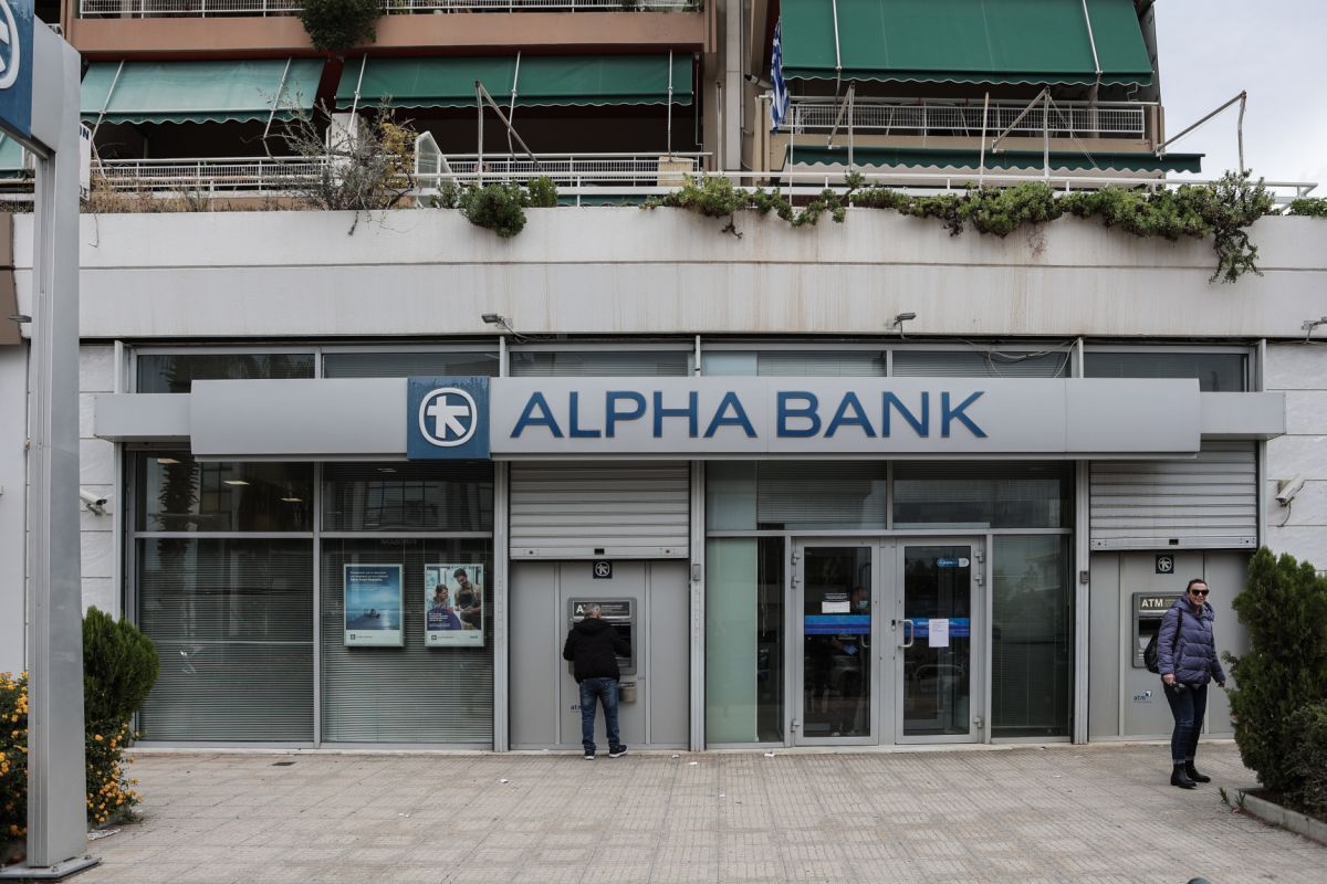 Ο συνταγματάρχης με τη χειροβομβίδα είχε εκδιωχθεί εδώ και μήνες από τον Στρατό