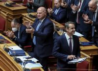 Kόντρα Μητσοτάκη-Τσίπρα στη Βουλή για τις παρακολουθήσεις [vid]