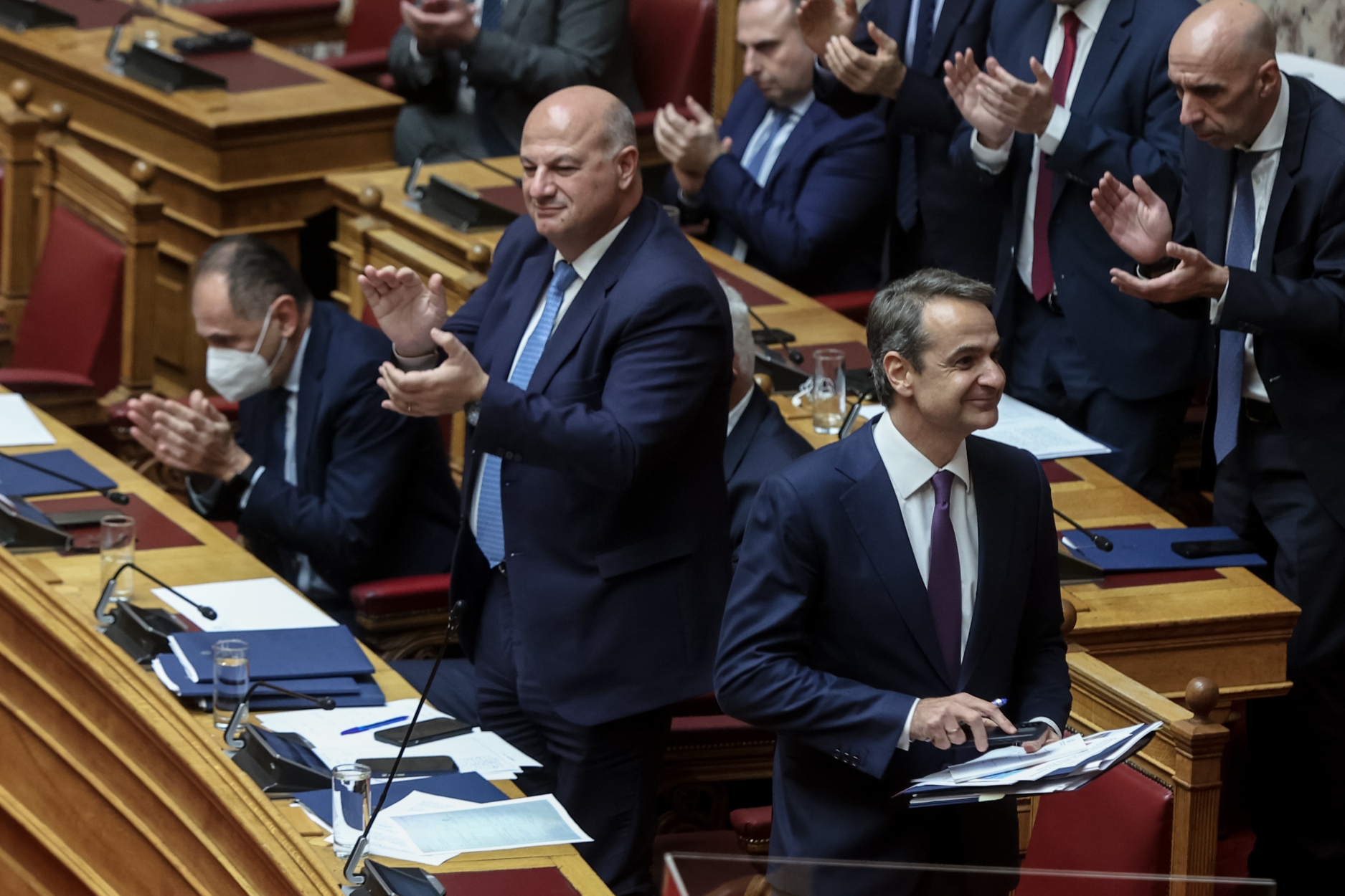 Kόντρα Μητσοτάκη-Τσίπρα στη Βουλή για τις παρακολουθήσεις [vid]