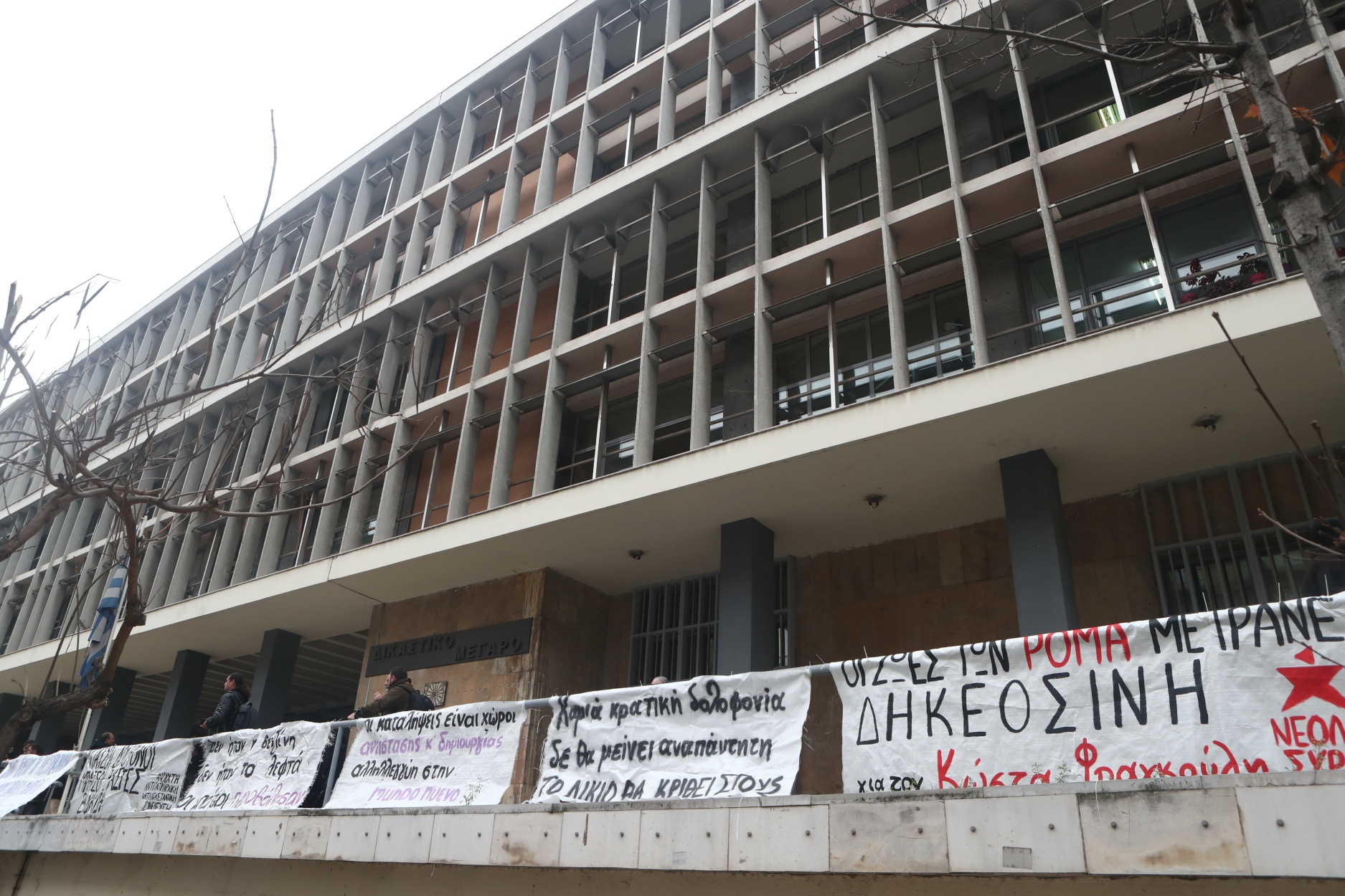 Πυροβολισμός 16χρονου Ρομά: Διπλή εισαγγελική παρέμβαση [vid]