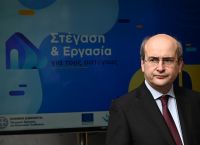 Χατζηδάκης: Για πρώτη φορά έχουμε μια συντεταγμένη πολιτική για τη στέγαση με το βλέμμα στους νέους