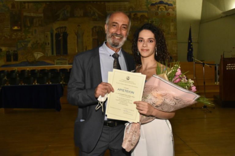 Ελίνα Χατζηδημητρίου:Είμαι ο πρώτος άνθρωπος στην ιστορία της ΣΘΕ που πήρε πτυχίο 10 κι όχι η πρώτη γυναίκα