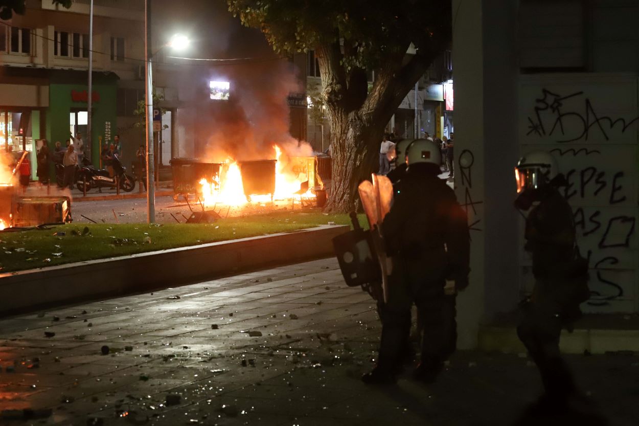 Νέα νύχτα έντασης: Πυροβολισμοί κατά αστυνομικών στον Ασπρόπυργο