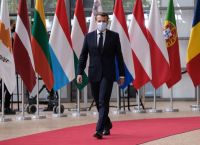 Ο Μακρόν προαναγγέλλει την υποχρεωτική χρήση μάσκας;