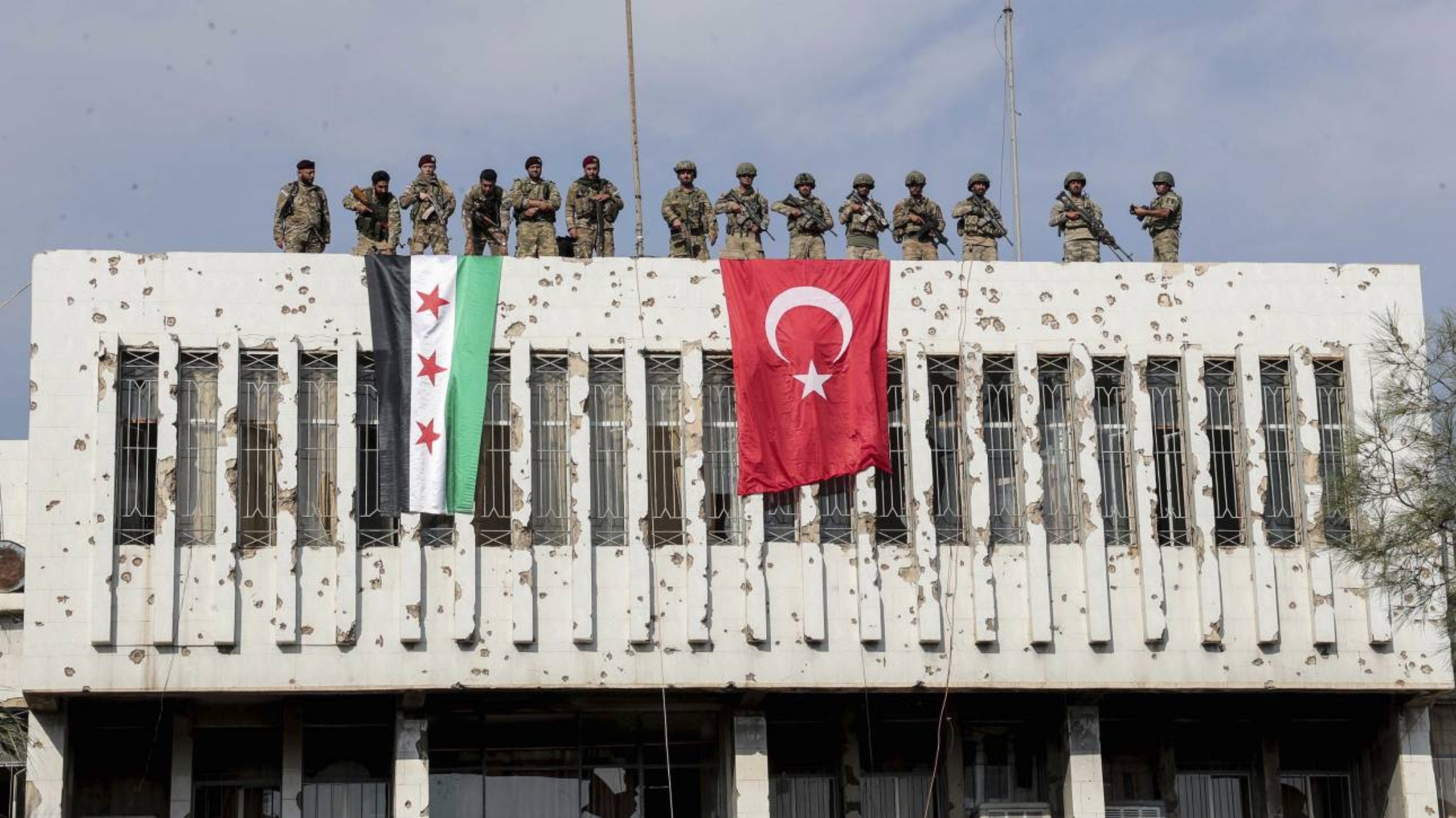 Le Monde: «Πάση θυσία αντίσταση στον τουρκικό επεκτατισμό στα κουρδικά εδάφη»