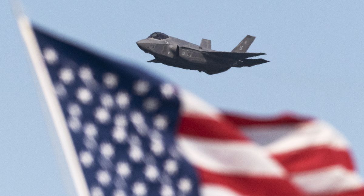 «Πράσινο φως» από τον Μενέντεζ για τα F-35 στην Ελλάδα