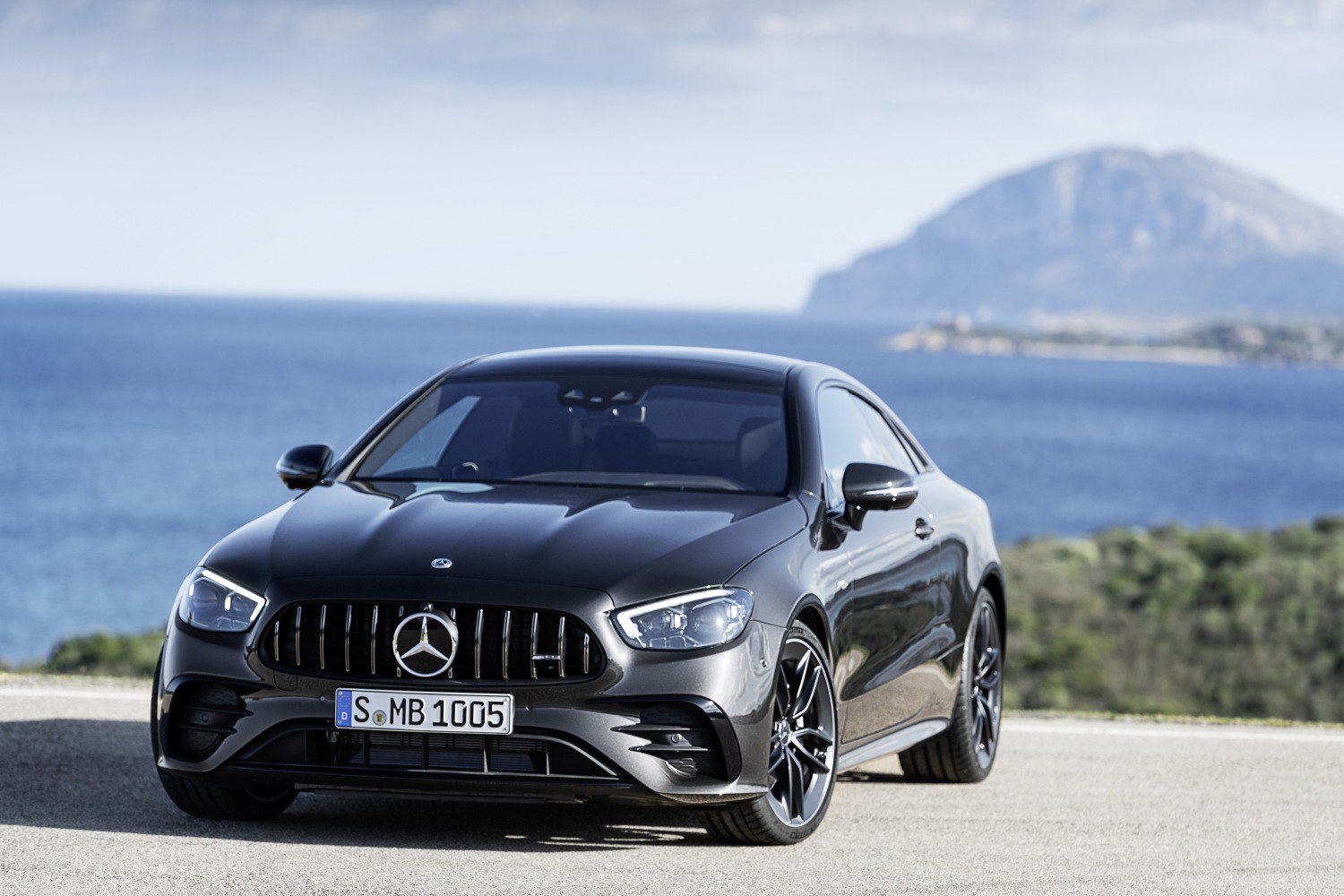 Mercedes: Έβαλε συνδρομή 1.200 δολάρια στους ιδιοκτήτες των αυτοκινήτων της