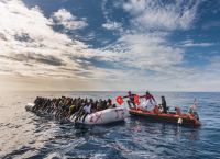 Η Ιταλία υποδέχεται το πλοίο Ocean Viking με τους 113 ανθρώπους που διέσωσε στη Μεσόγειο