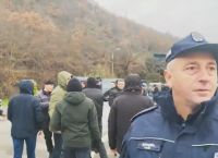Χιλιάδες Σέρβοι του Κοσόβου στους δρόμους – Ζητούν απόσυρση των αστυνομικών δυνάμεων