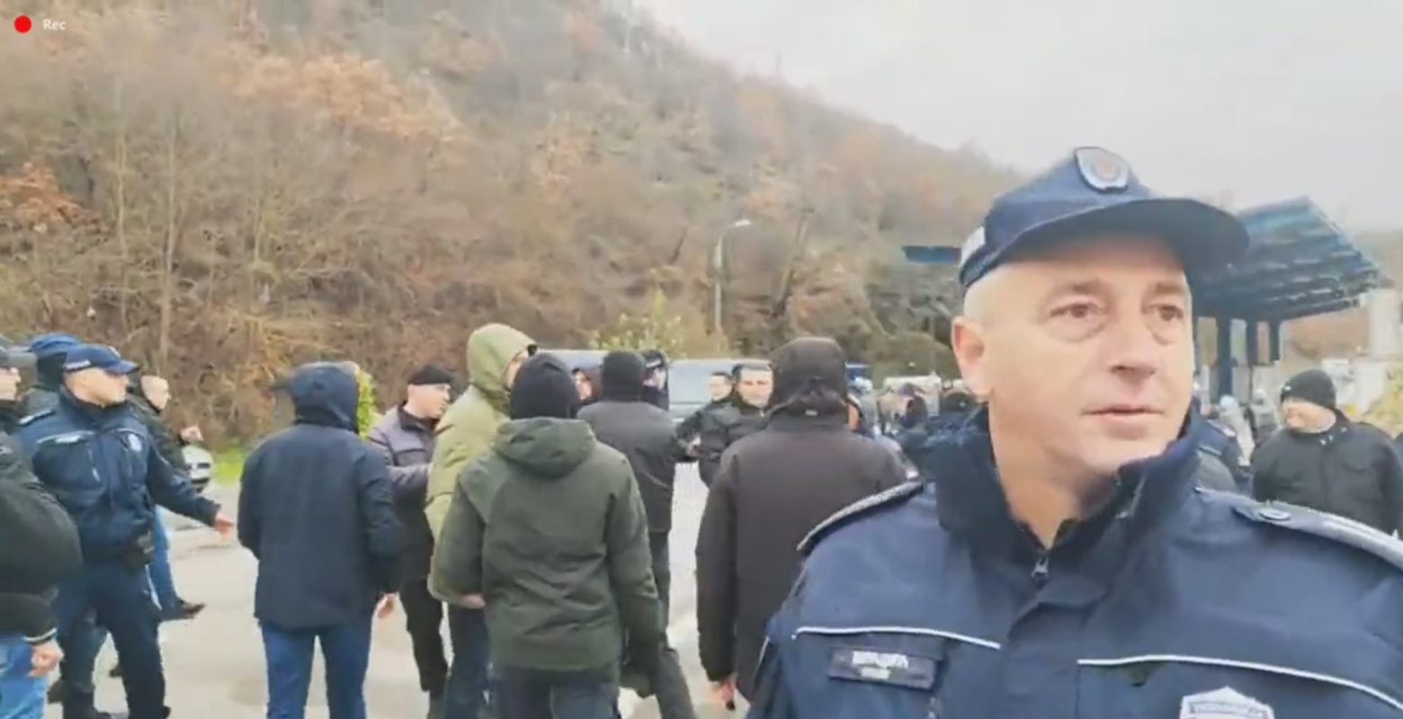 Χιλιάδες Σέρβοι του Κοσόβου στους δρόμους – Ζητούν απόσυρση των αστυνομικών δυνάμεων