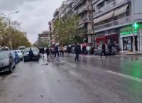 Θεσσαλονίκη: Επεισόδια έξω από το Ιπποκράτειο για τον πυροβολισμό του 16χρονου Θεσσαλονίκη: Επεισόδια έξω από το Ιπποκράτειο για τον πυροβολισμό του 16χρονου