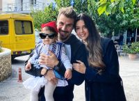 Άκης Πετρετζίκης: «Είναι δύσκολη πίστα το δεύτερο παιδί – Πρέπει να πάμε στο πρόγραμμα των μωρών»