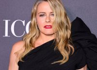 Alicia Silverstone: Γυμνή σαν την Εύα πόζαρε για καλό σκοπό