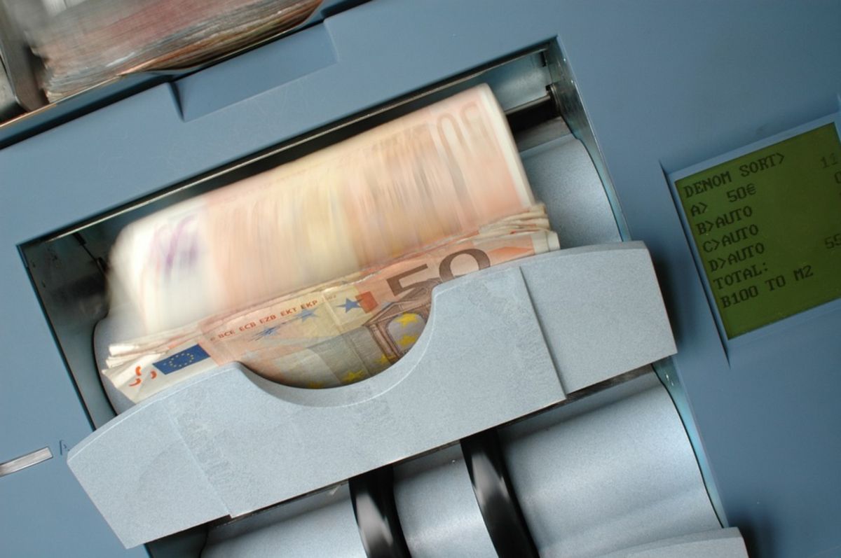 250 ευρώ συνταξιούχοι: Τι πρέπει να κάνουν όσοι δεν είδαν χρήματα στον λογαριασμό τους