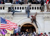 Καταπέλτης έρευνα του Κογκρέσου για Τραμπ: Υποκίνησε όχλο υποστηρικτών του να επιτεθεί στο Καπιτώλιο