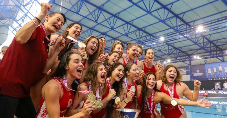 Olympiacos retain Super Cup title