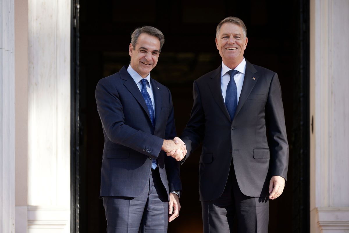 Συνάντηση Μητσοτάκη με τον πρόεδρο της Ρουμανίας: Συζητήθηκε η ανάγκη απεξάρτησης από τα ρωσικά καύσιμα