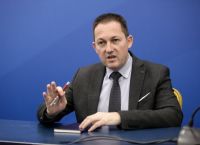 Στ. Πέτσας για παρακολουθήσεις: Υπάρχουν «ρυπαρά» δίκτυα μέσα στην ΕΥΠ Στ. Πέτσας για παρακολουθήσεις: Υπάρχουν «ρυπαρά» δίκτυα μέσα στην ΕΥΠ