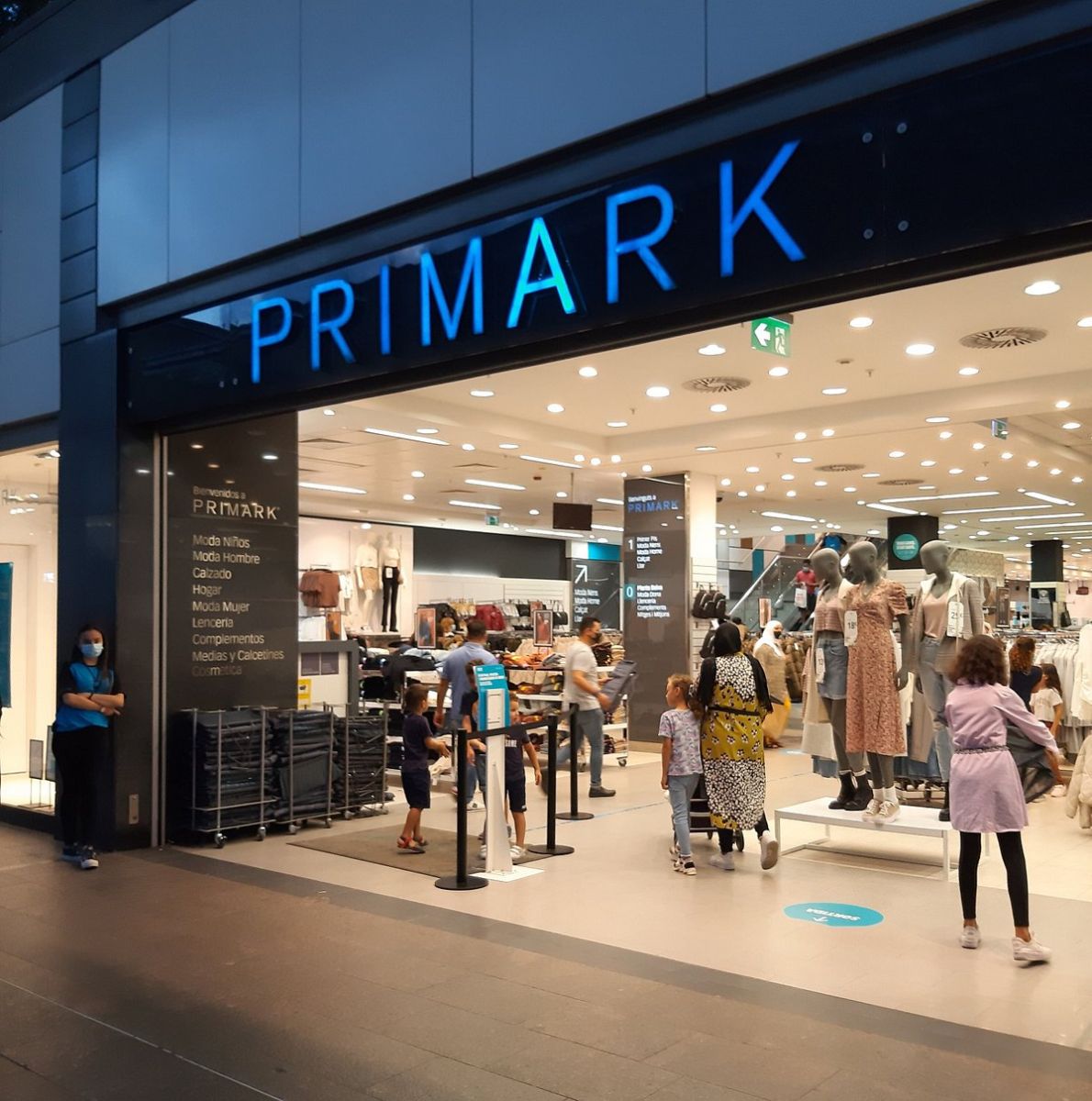 Primark: Την ελληνική αγορά φαίνεται να… γλυκοκοιτάζει