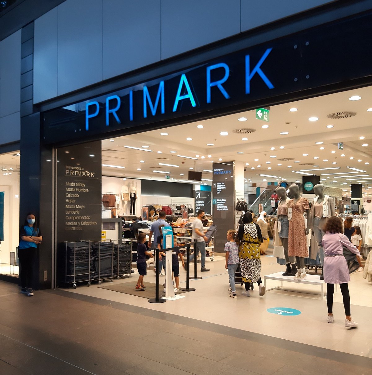 Primark: Την ελληνική αγορά φαίνεται να… γλυκοκοιτάζει