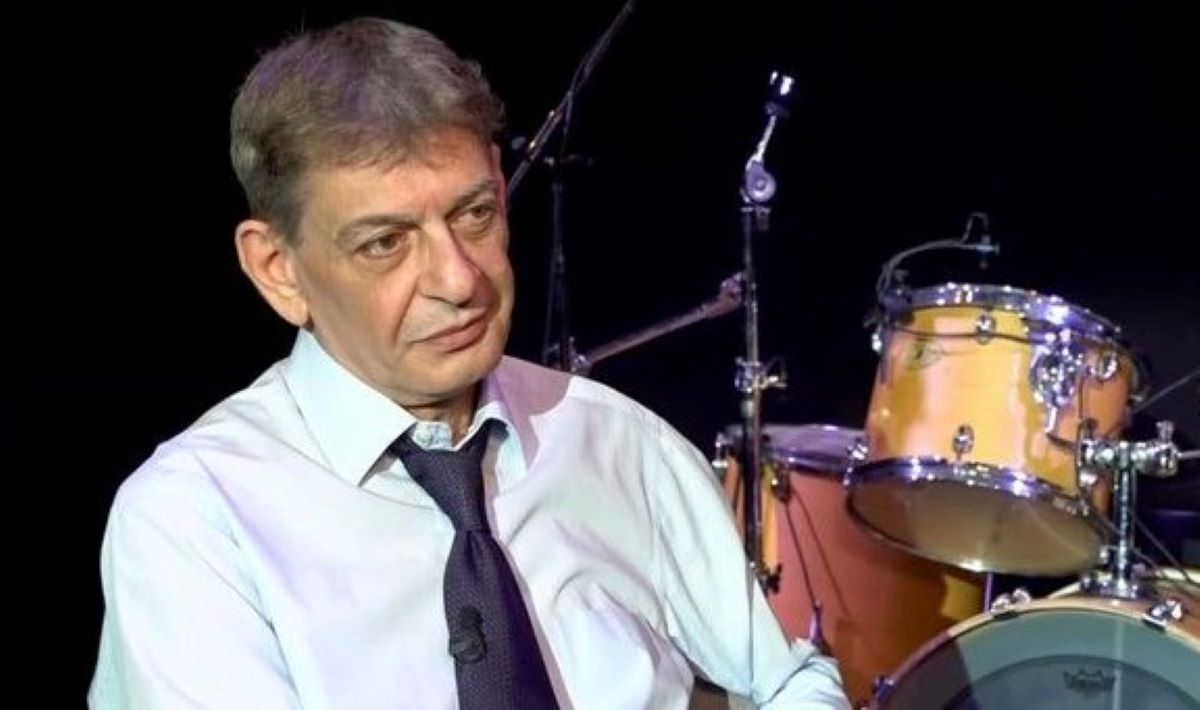 Μιχάλης Ρακιντζής: Η ιστορία πίσω από το εμβληματικό τραγούδι “Δικός σου για πάντα”