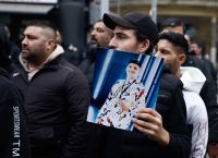 Στο σπίτι του μεταφέρθηκε η σορός του 16χρονου – Οργή στον καταυλισμό της Αγίας Σοφίας