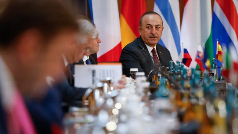 Τουρκία: Η Φινλανδία να άρει το εμπάργκο όπλων για να εγκριθεί η ένταξή της στο ΝΑΤΟ