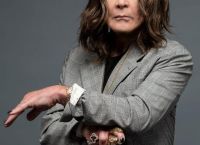 Ozzy Osbourne: «Ο πατέρας μου χτυπούσε τη μητέρα μου κι εγώ την πρώτη μου σύζυγο» Ozzy Osbourne: «Ο πατέρας μου χτυπούσε τη μητέρα μου κι εγώ την πρώτη μου σύζυγο»