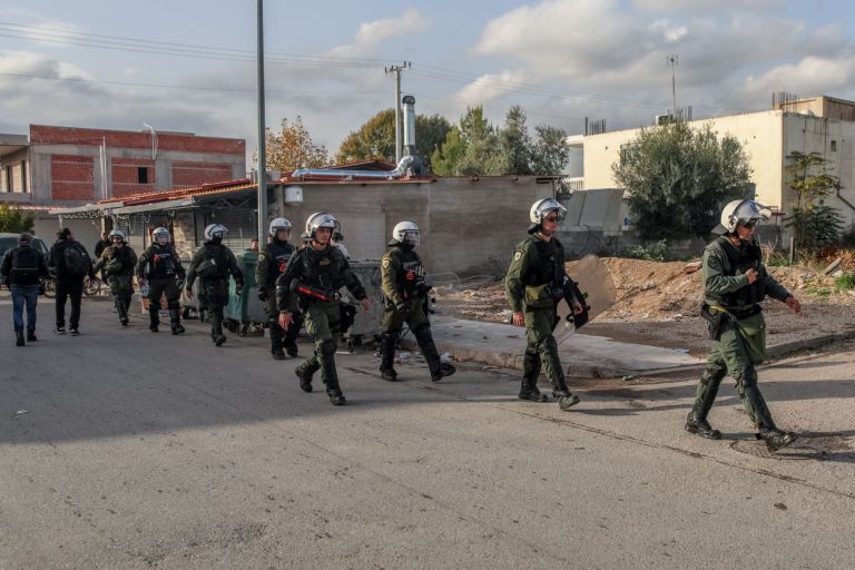 Δυτική Αττική: Συνεχίζεται η αστυνομική επιχείρηση – 7 συλλήψεις και 25 έρευνες σε σπίτια [vid]