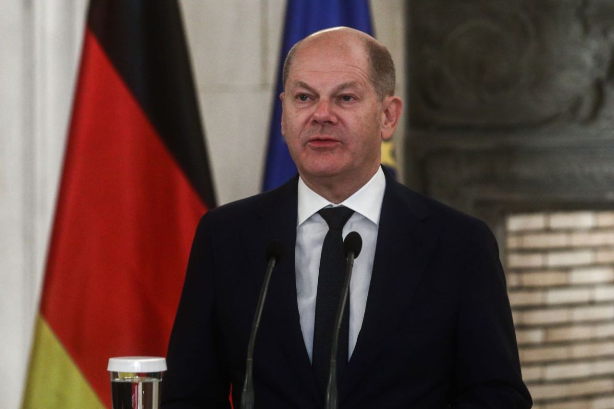 Euractiv: Συνεχίζεται η σιωπή Σολτς για την παράδοση σύγχρονων αρμάτων στην Ουκρανία